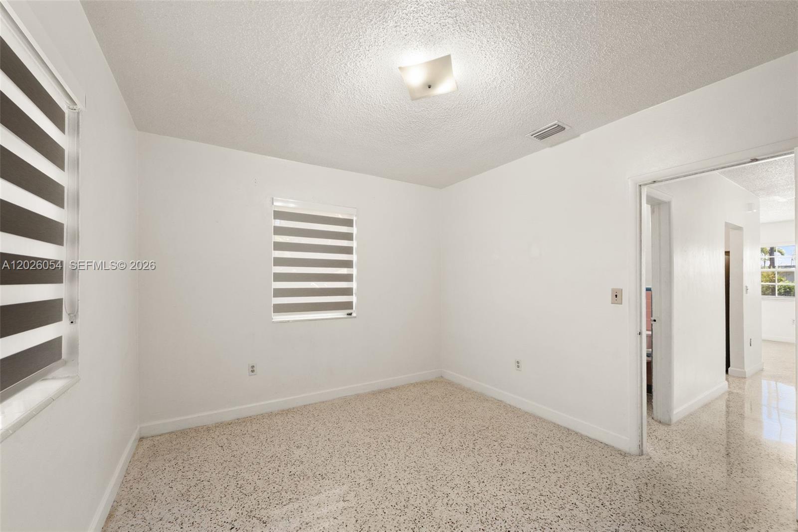 GRAPELAND MANOR - Residential Lease