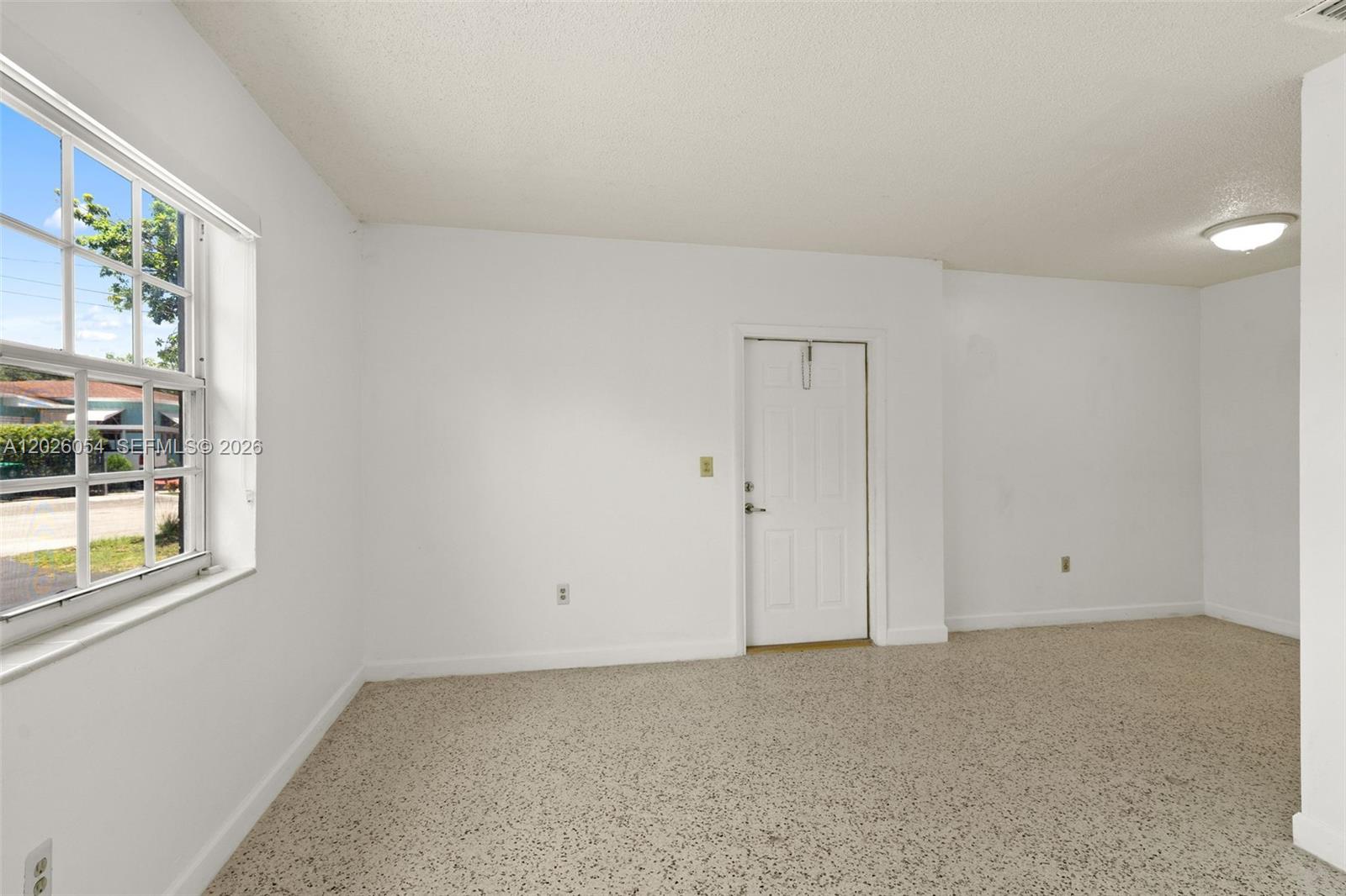 GRAPELAND MANOR - Residential Lease