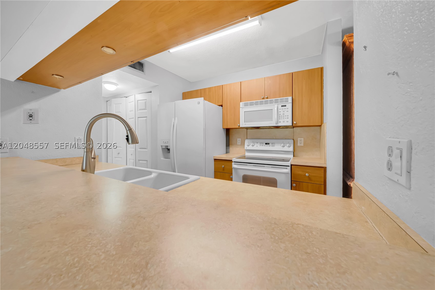 ROYAL PALM PLACE - Residential