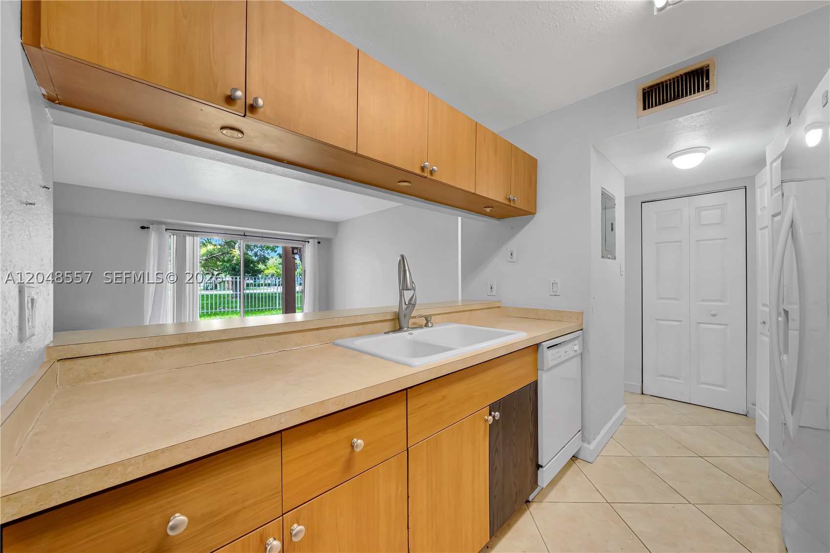 ROYAL PALM PLACE - Residential