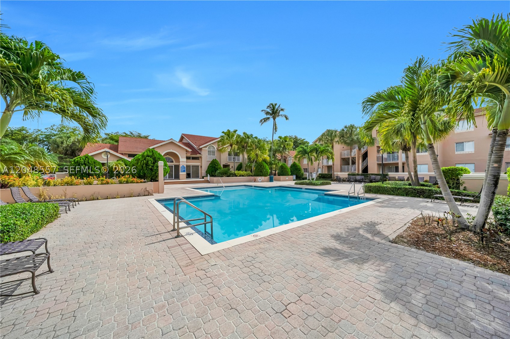 ROYAL PALM PLACE - Residential