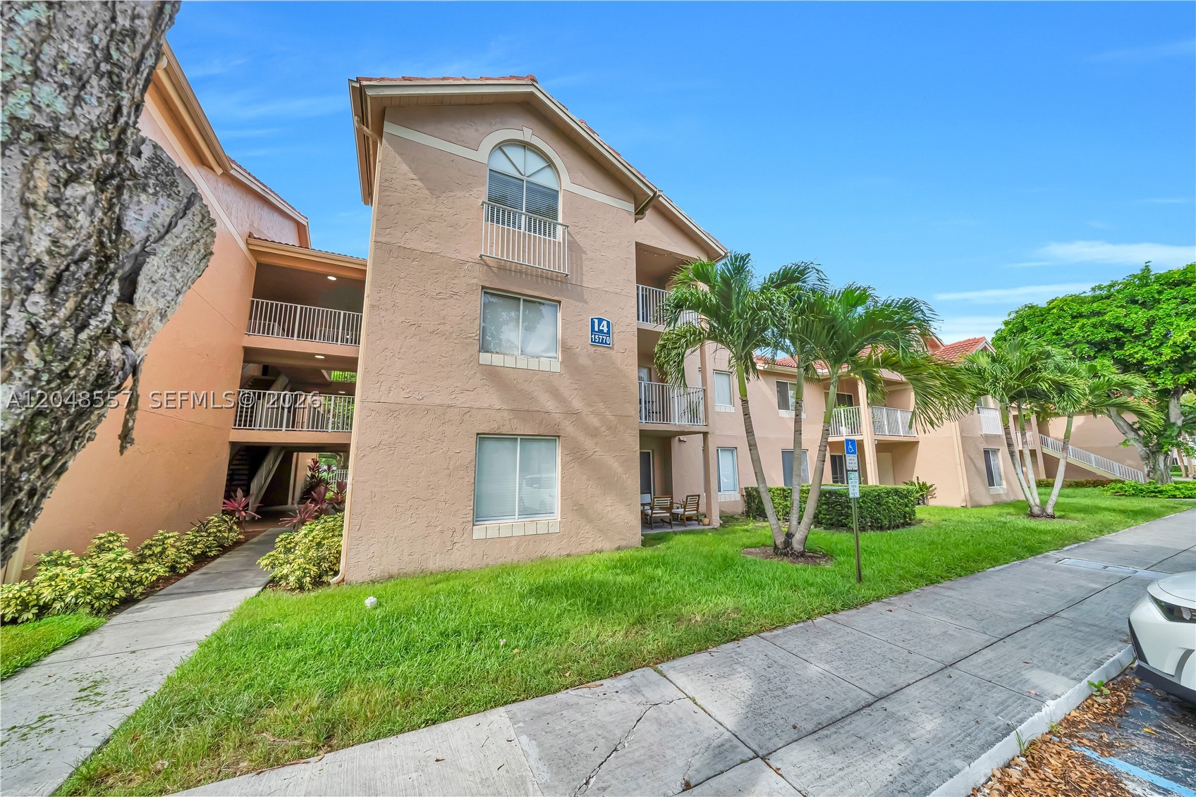 ROYAL PALM PLACE - Residential