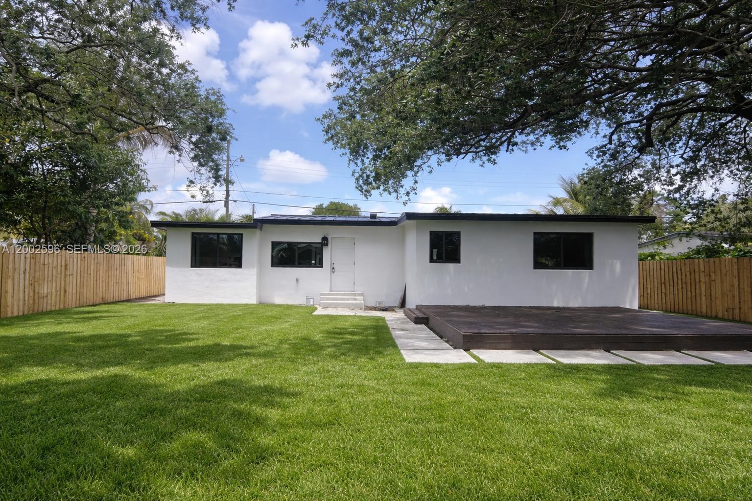 ARCH CREEK ESTS - Residential