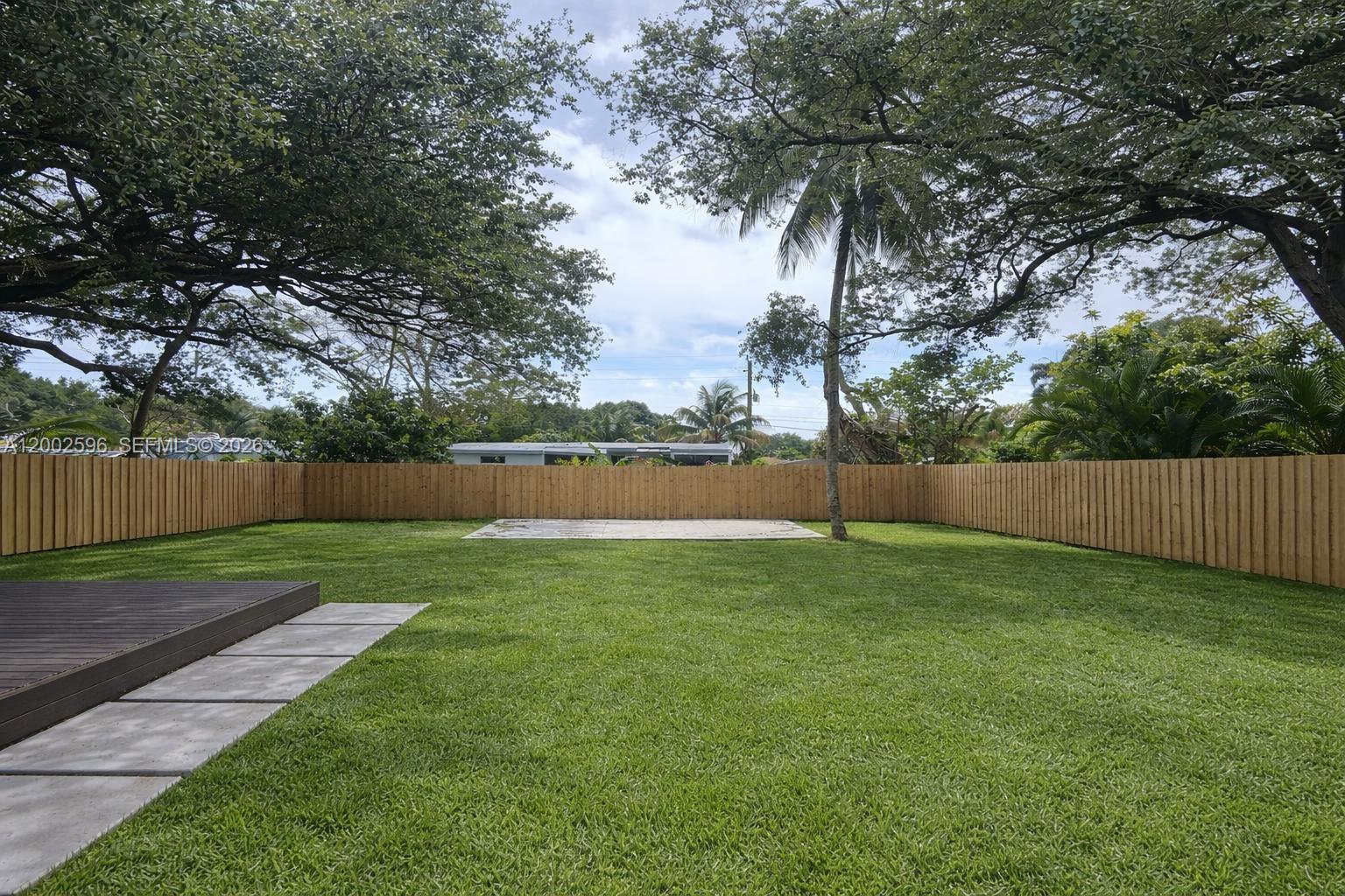 ARCH CREEK ESTS - Residential