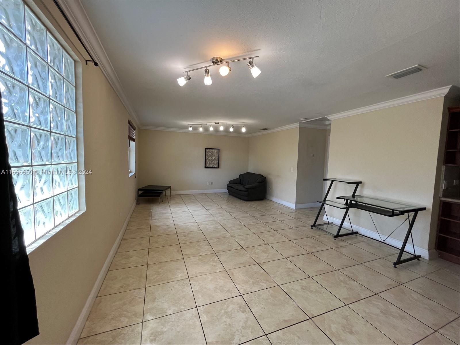 COLONY AT CORAL SPRINGS - Residential Lease