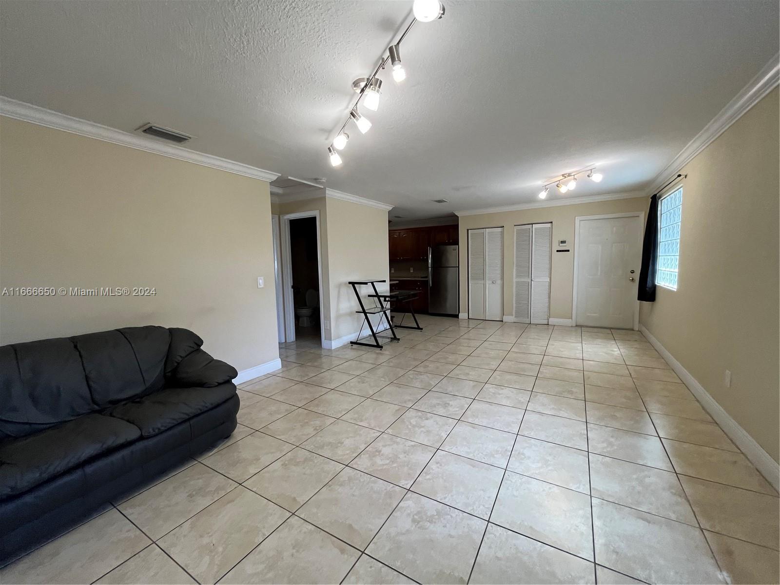 COLONY AT CORAL SPRINGS - Residential Lease