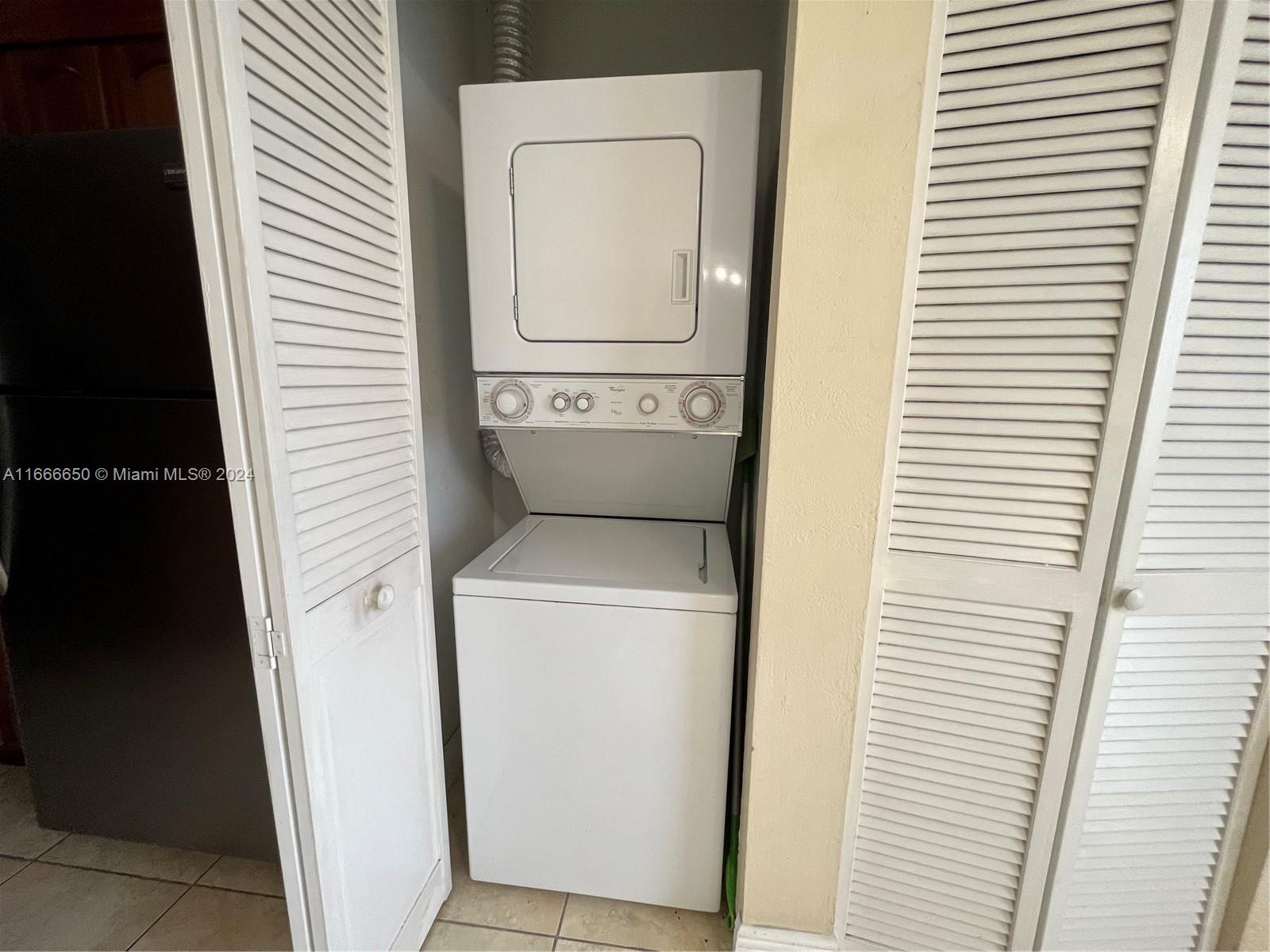 COLONY AT CORAL SPRINGS - Residential Lease