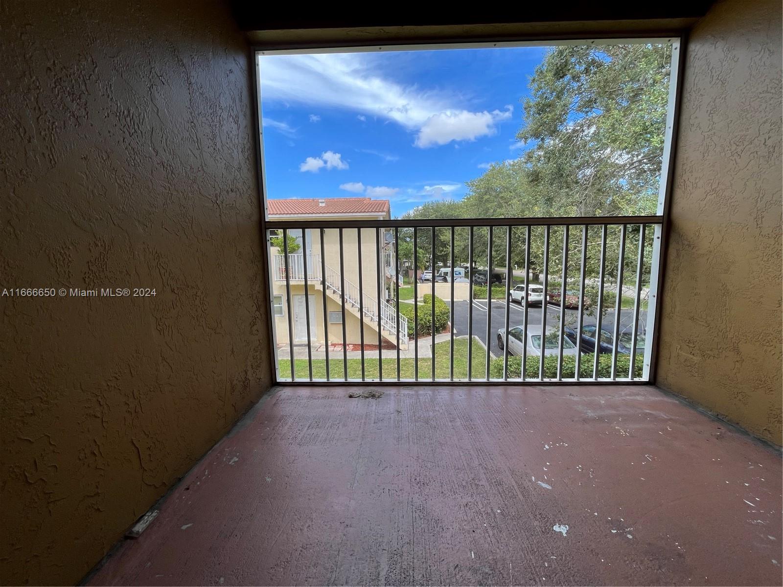 COLONY AT CORAL SPRINGS - Residential Lease