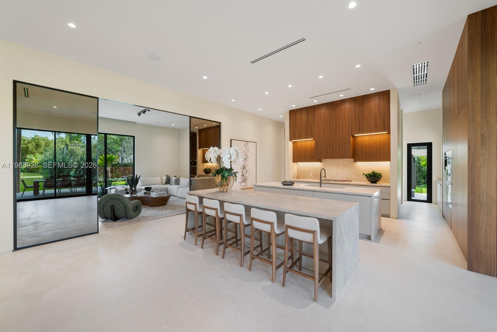 VICTORIA GARDENS - Residential