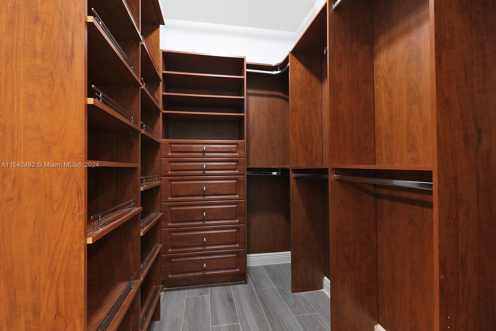 THE GRANDE CONDO - Residential Lease