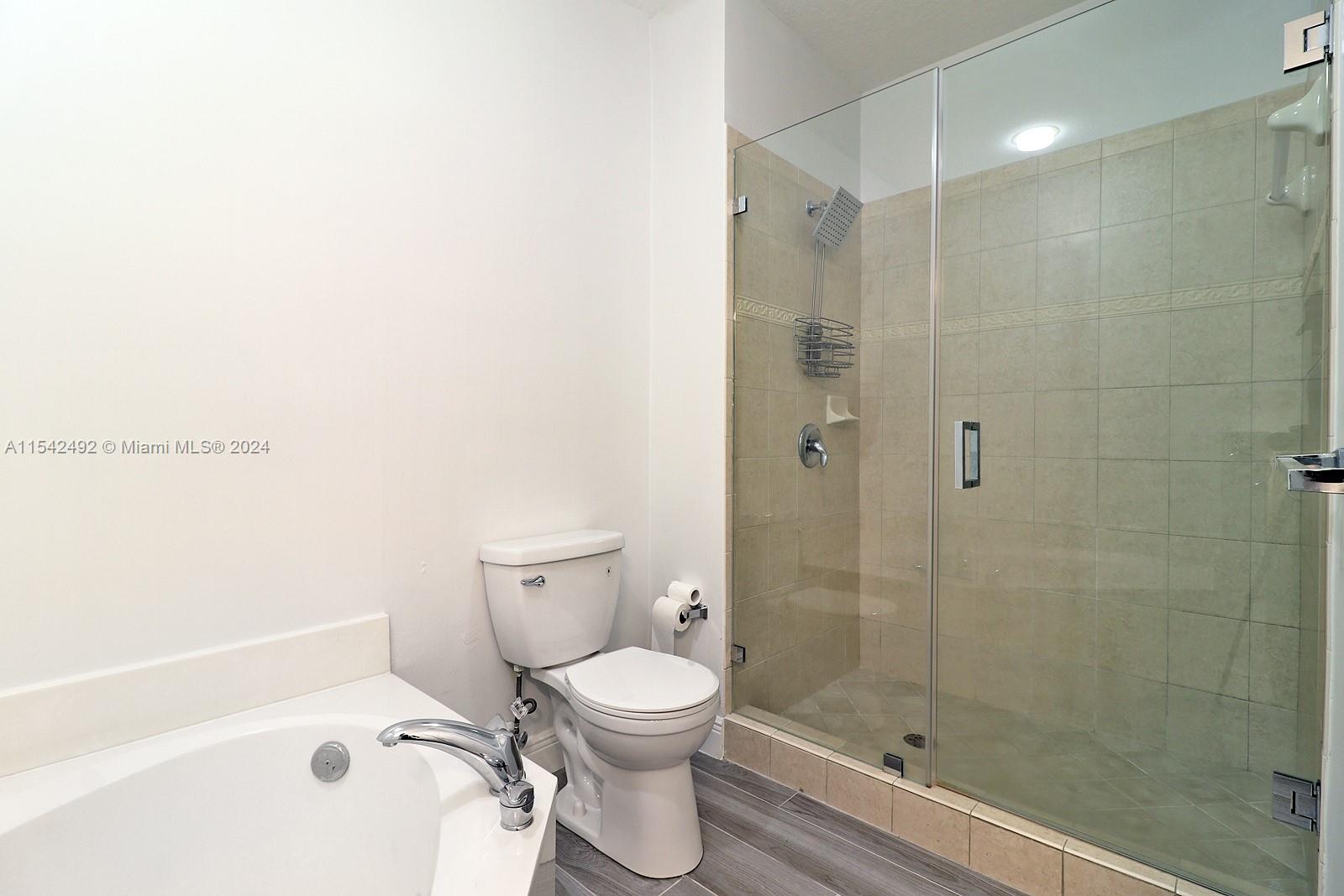 THE GRANDE CONDO - Residential Lease