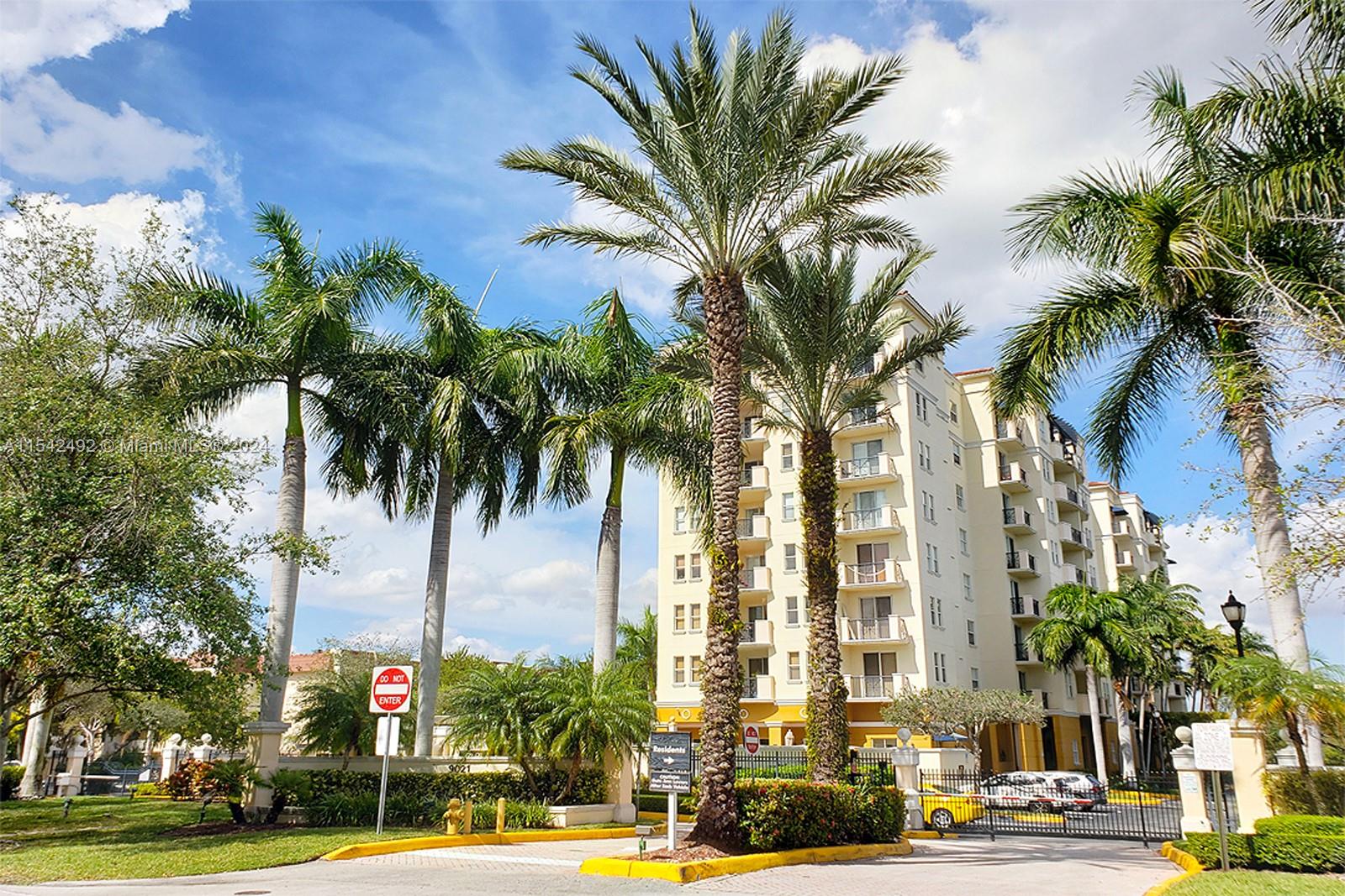 THE GRANDE CONDO - Residential Lease
