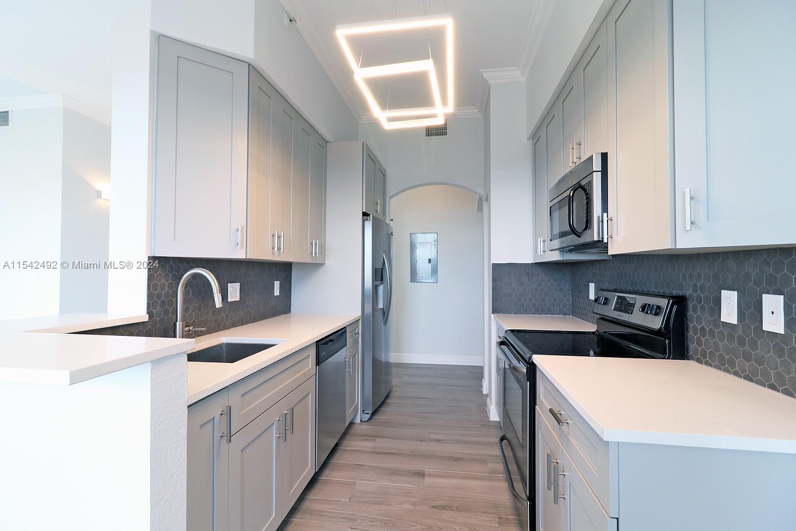 THE GRANDE CONDO - Residential Lease