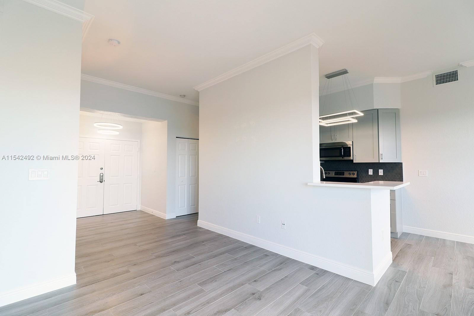 THE GRANDE CONDO - Residential Lease