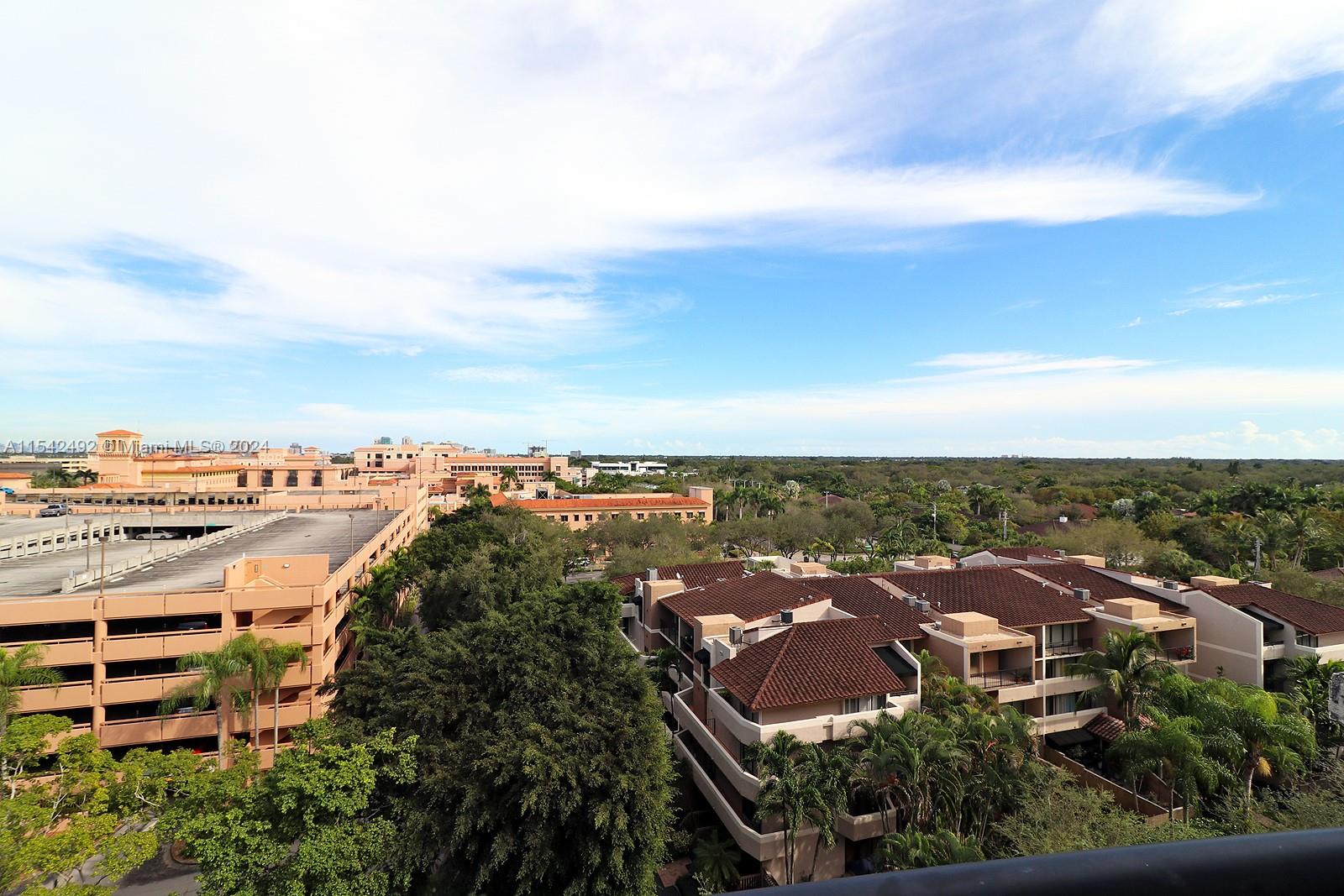 THE GRANDE CONDO - Residential Lease