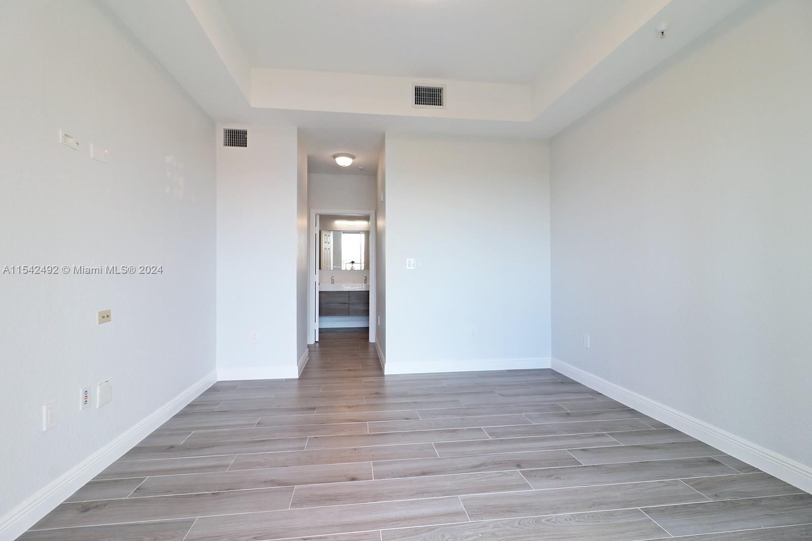 THE GRANDE CONDO - Residential Lease