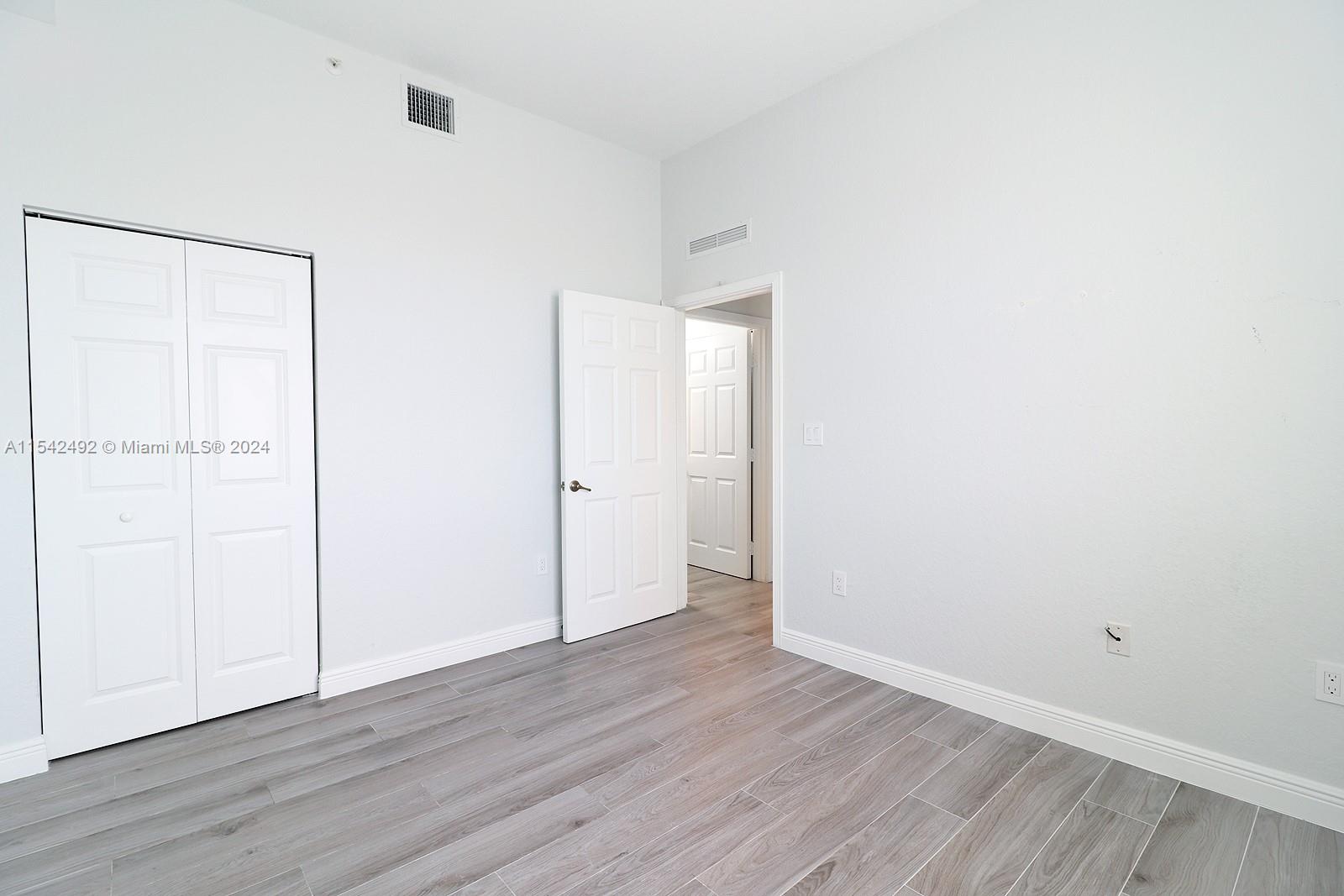 THE GRANDE CONDO - Residential Lease