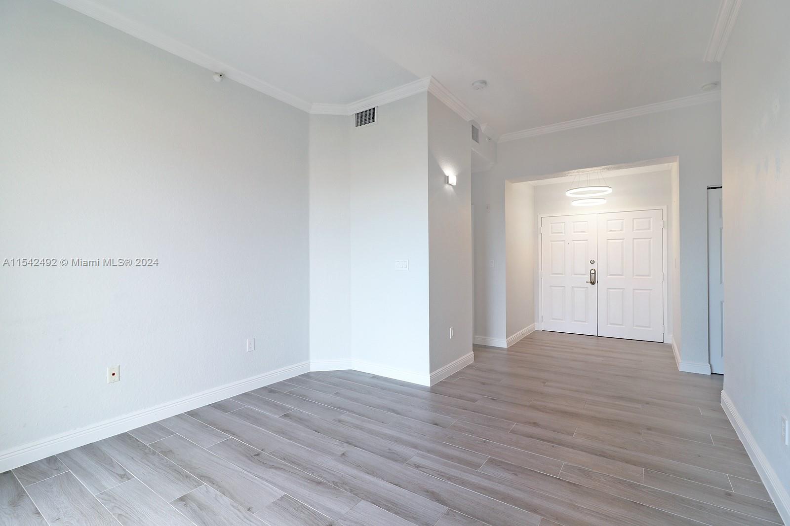 THE GRANDE CONDO - Residential Lease