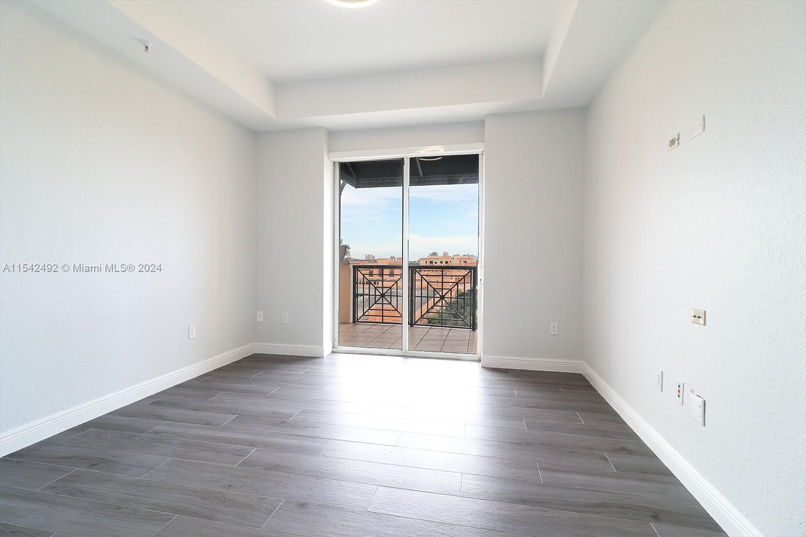 THE GRANDE CONDO - Residential Lease