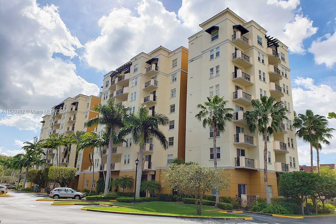 THE GRANDE CONDO - Residential Lease