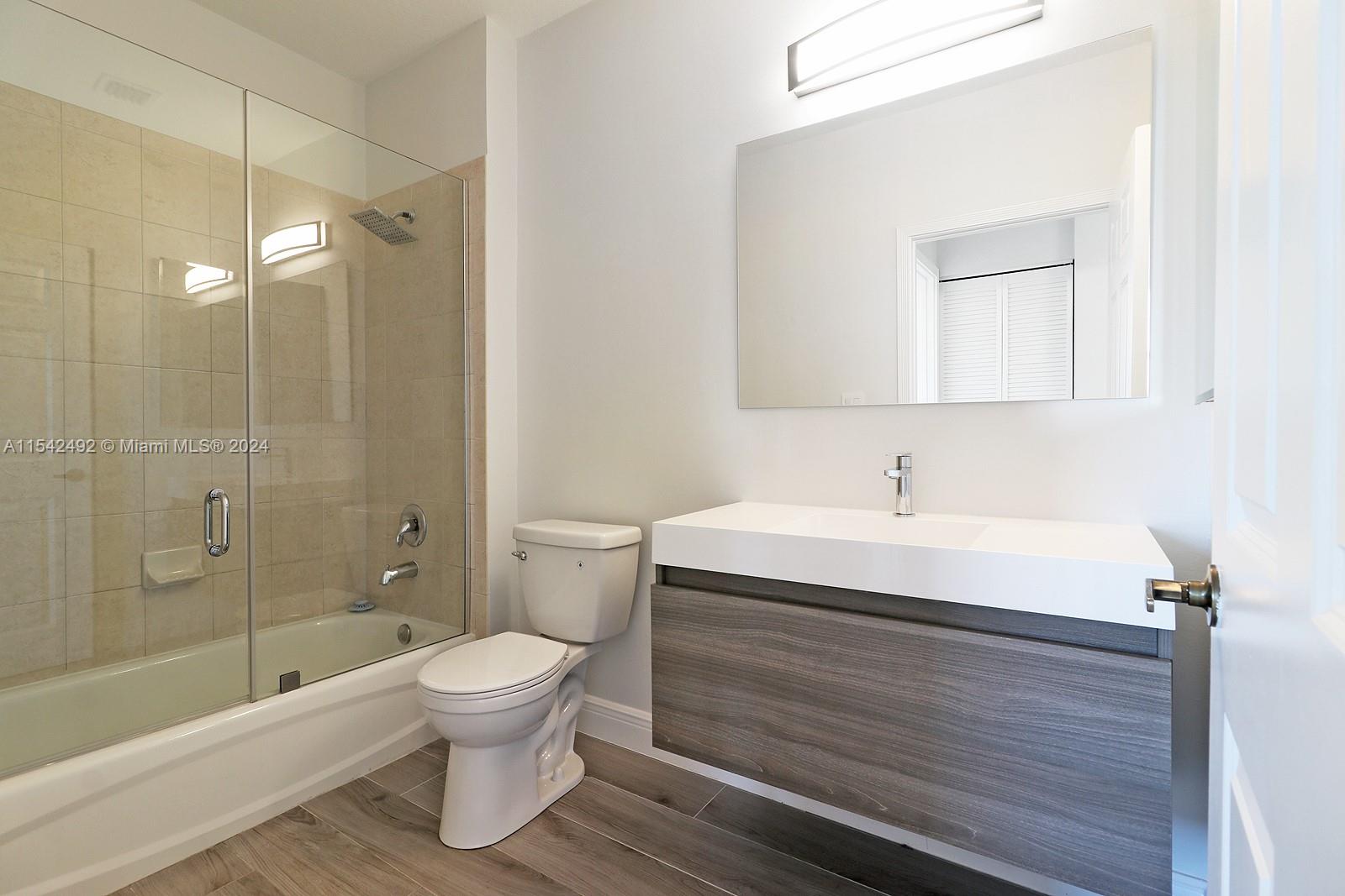THE GRANDE CONDO - Residential Lease