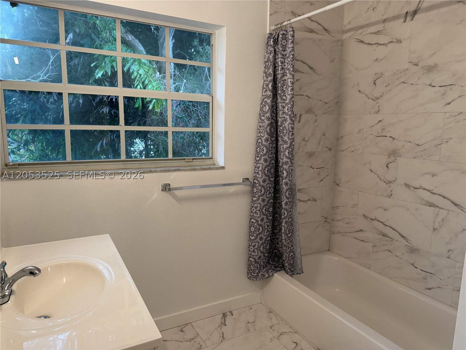 CORAL RIDGE ISLES - Residential Lease