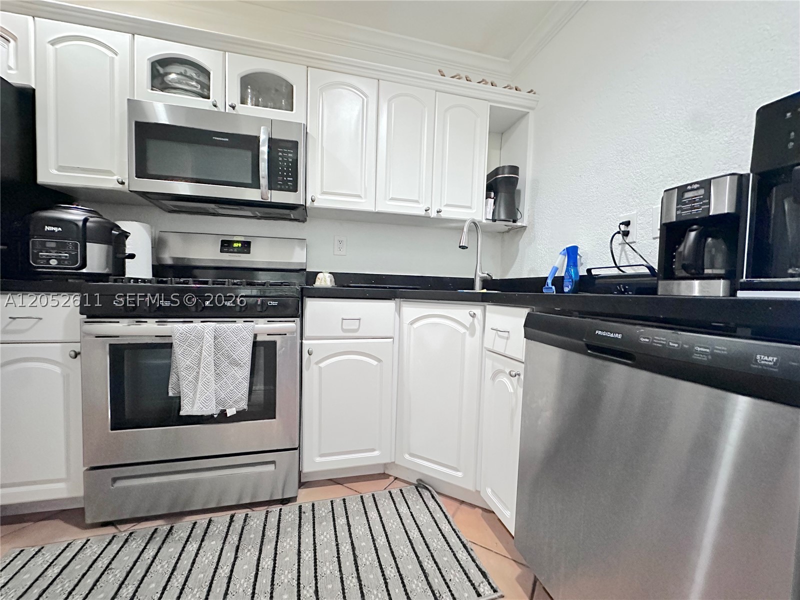 VILLAS OF PINECREST CONDO - Residential Lease