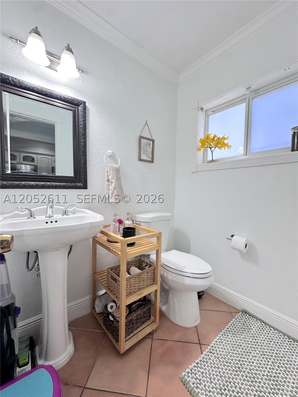 VILLAS OF PINECREST CONDO - Residential Lease