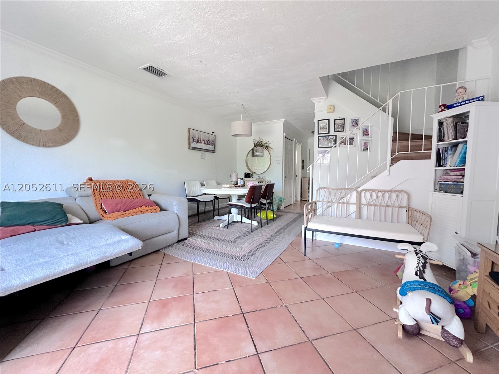 VILLAS OF PINECREST CONDO - Residential Lease