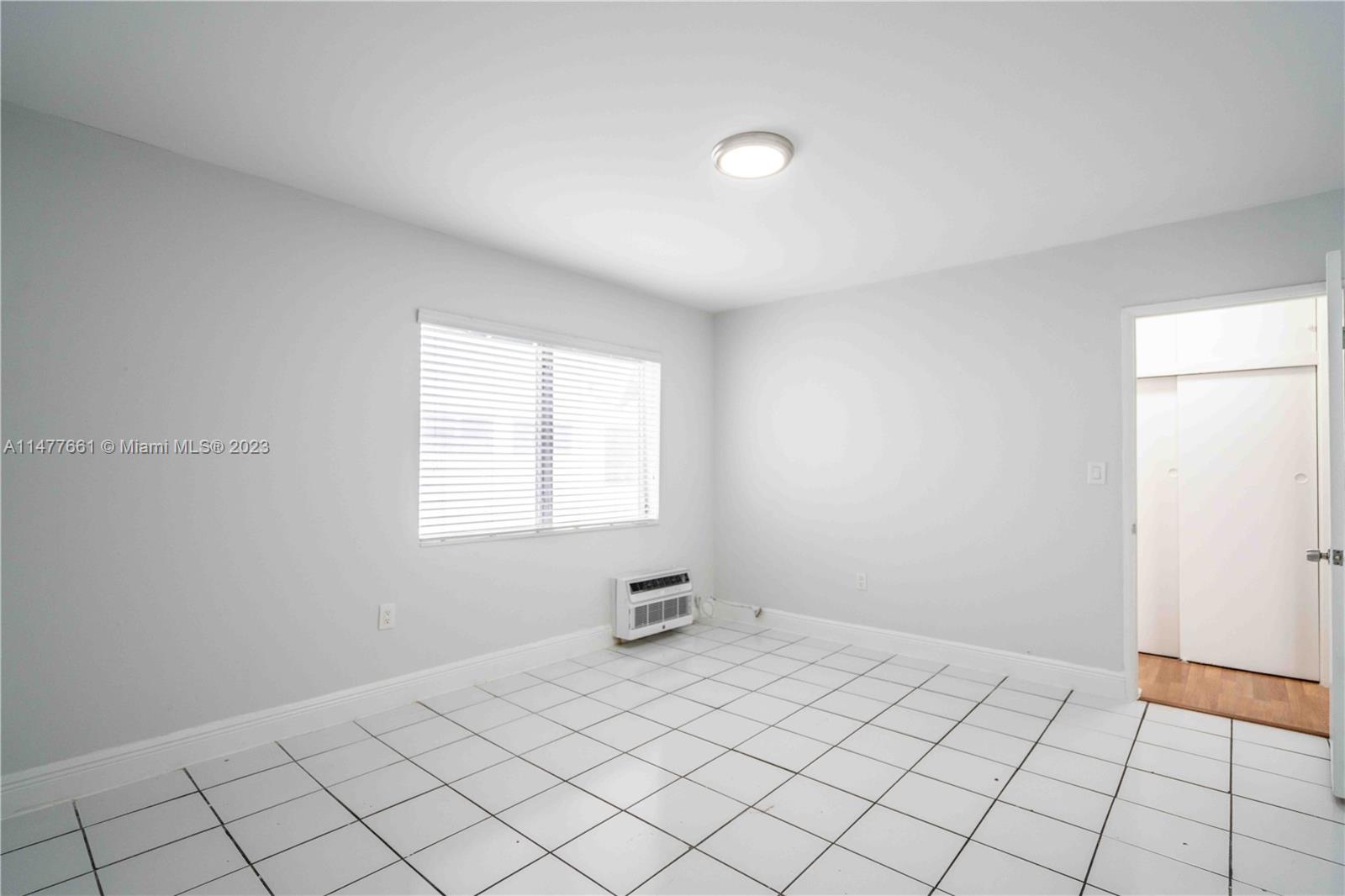 HARBOR ISLAND - Residential Lease