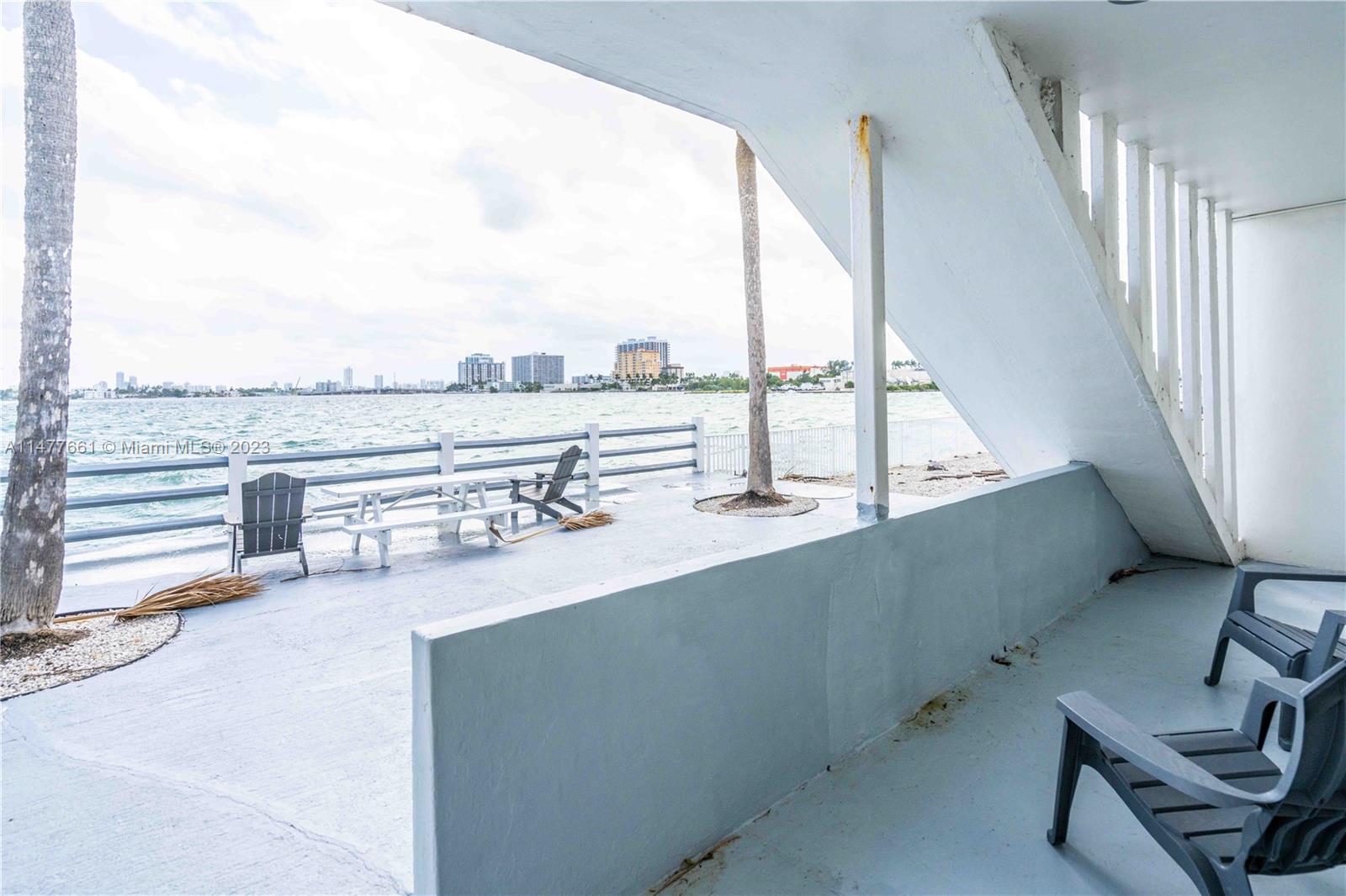 HARBOR ISLAND - Residential Lease