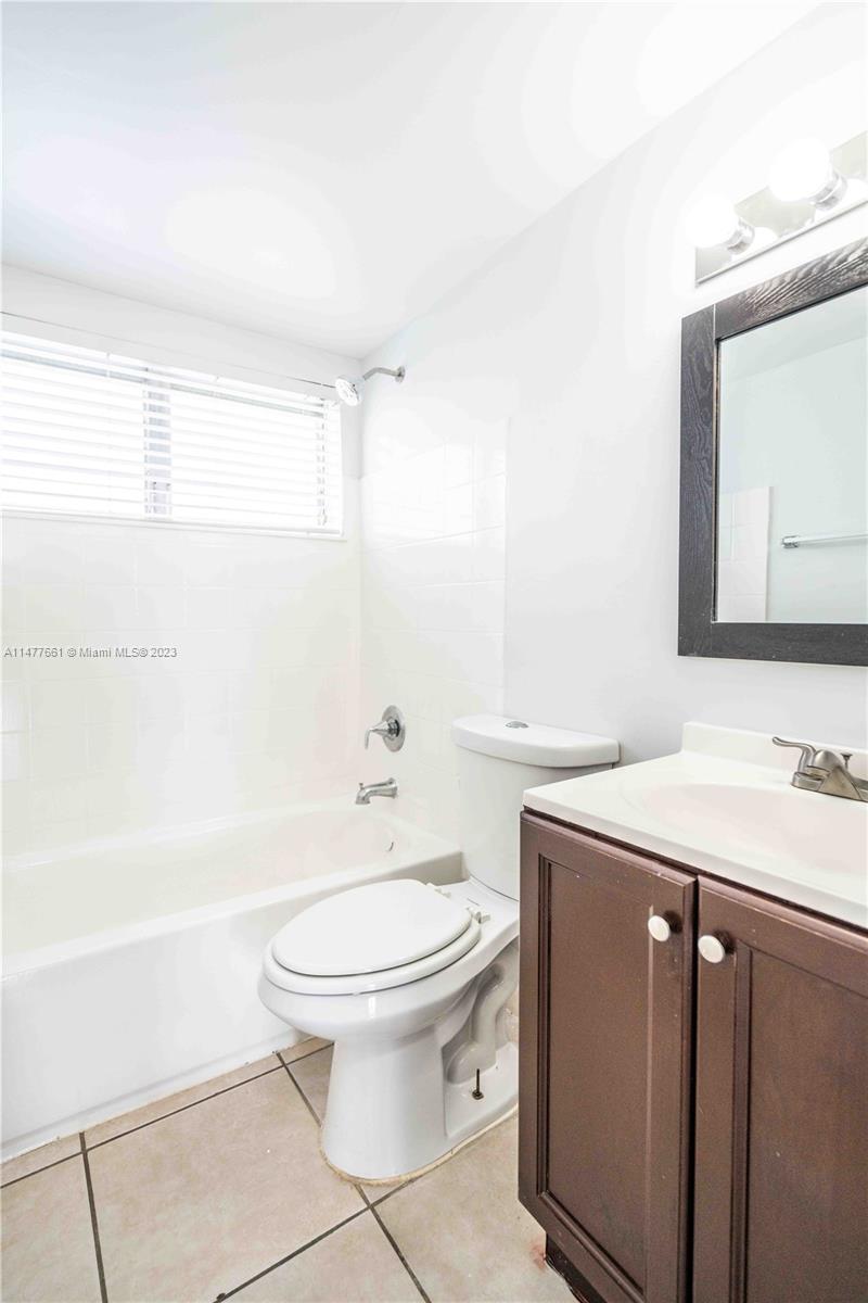 HARBOR ISLAND - Residential Lease
