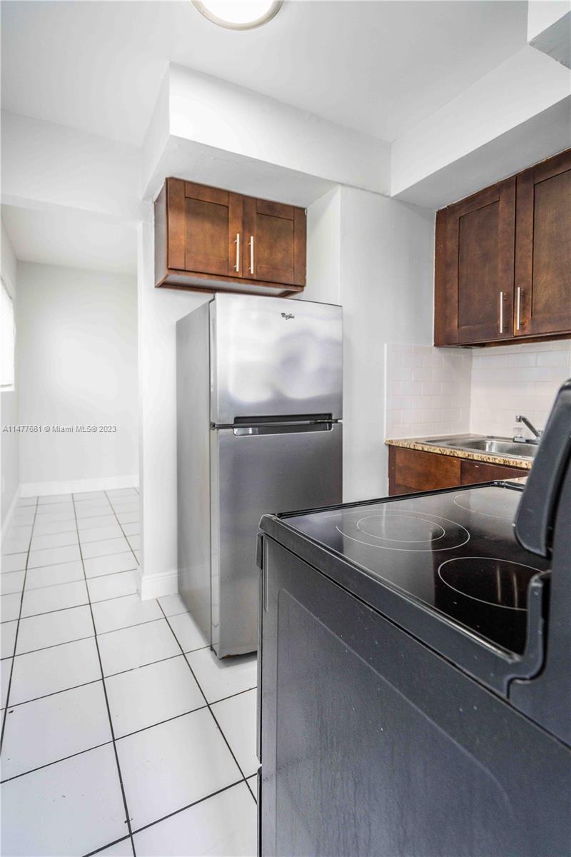 HARBOR ISLAND - Residential Lease