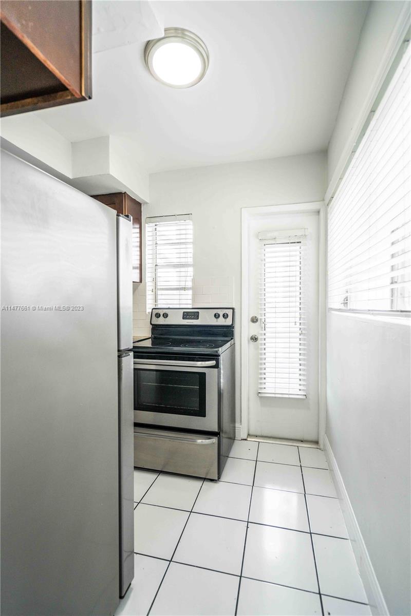 HARBOR ISLAND - Residential Lease
