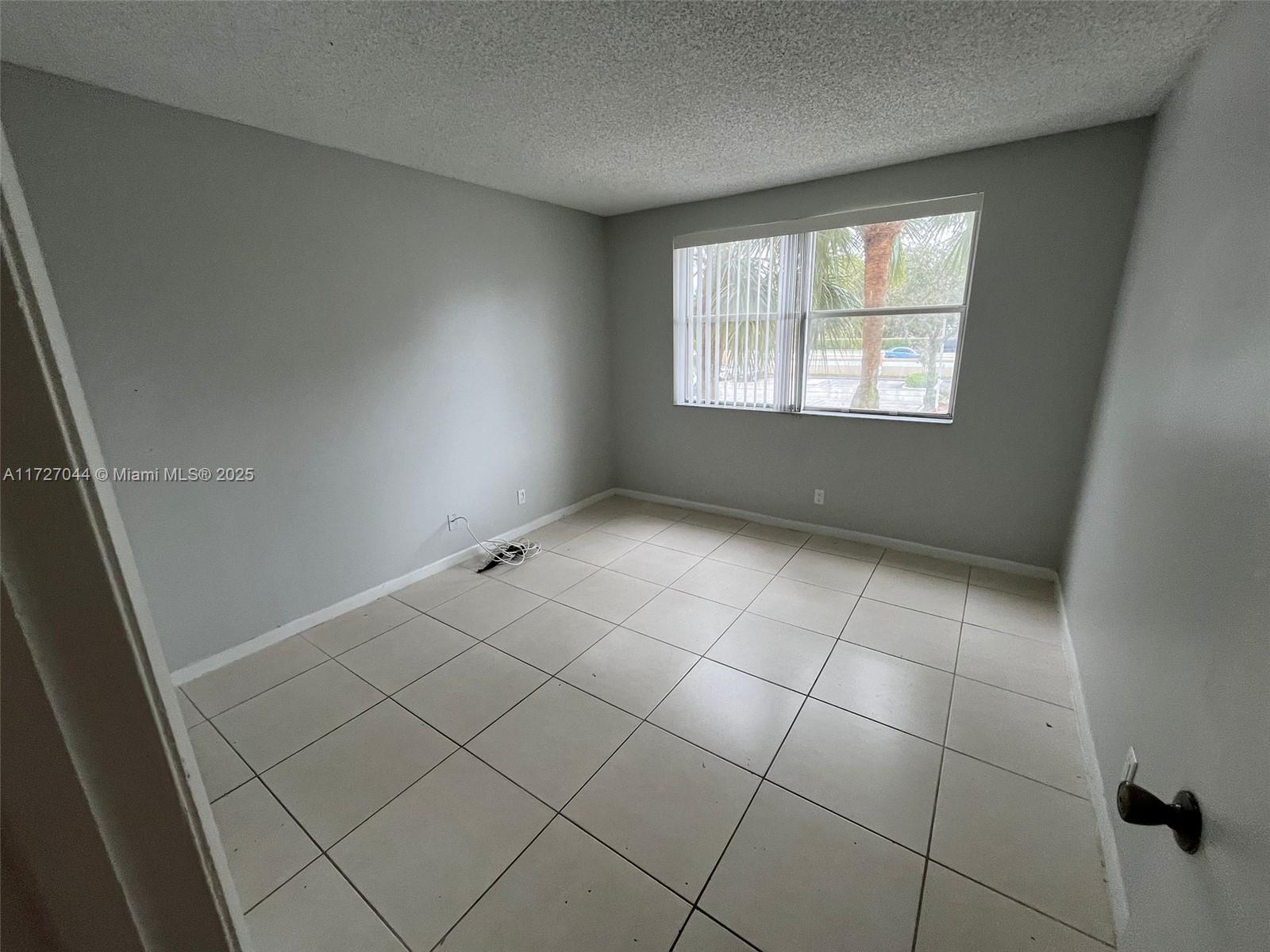 EDGEWATER CONDO - Residential Lease