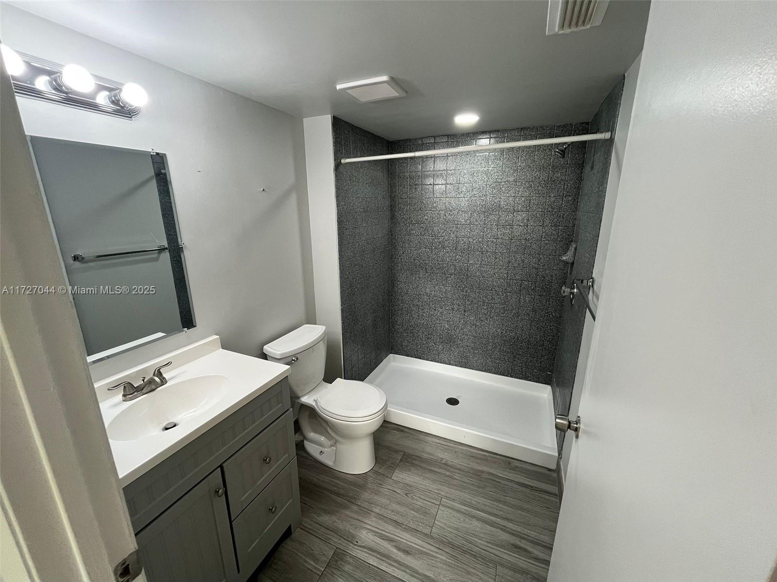 EDGEWATER CONDO - Residential Lease