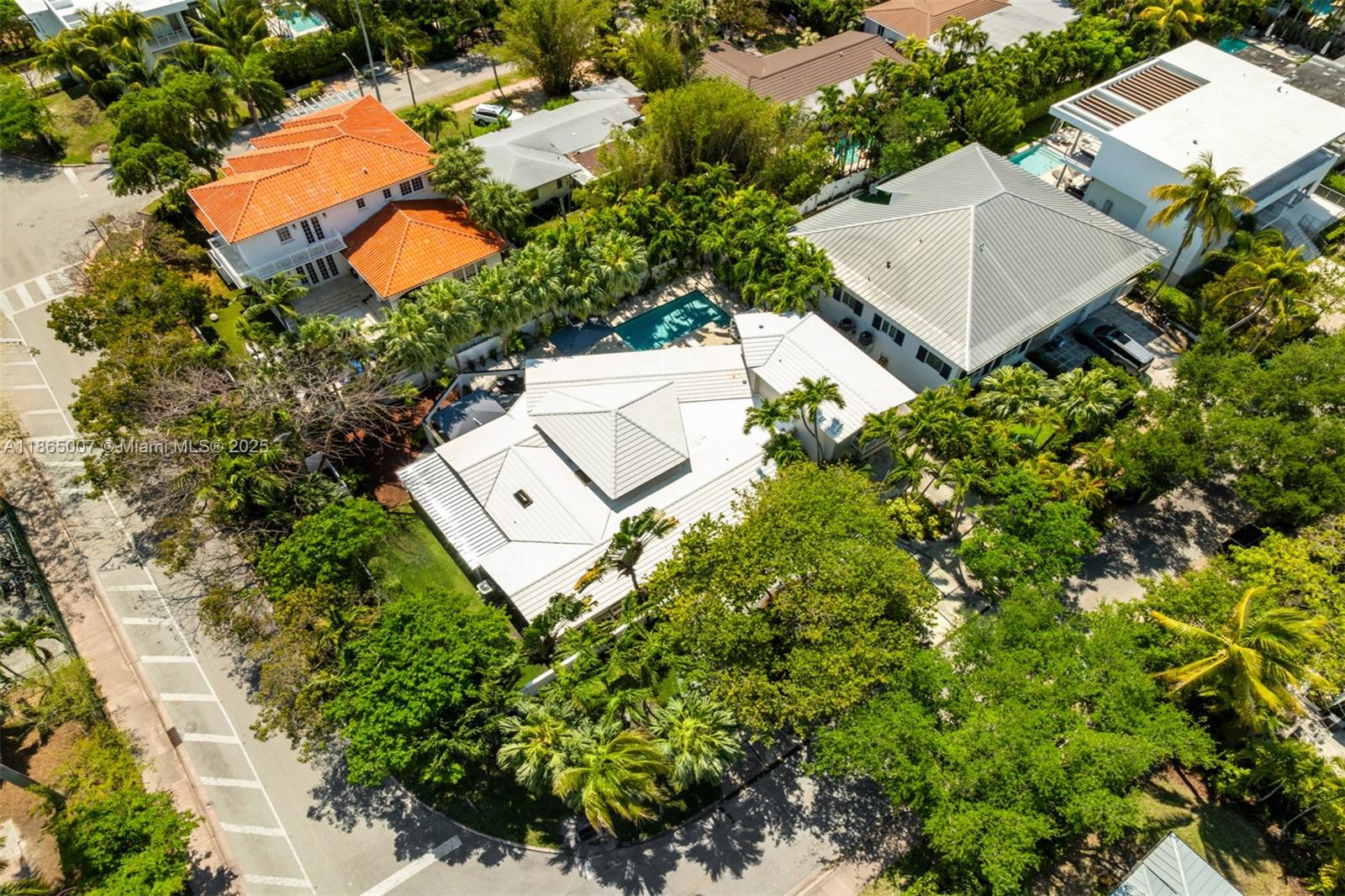 TROPICAL ISLE HOMES SUB - Residential