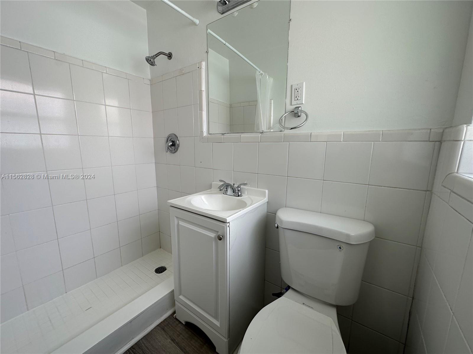 SILVER SHORES UNIT - Residential Lease