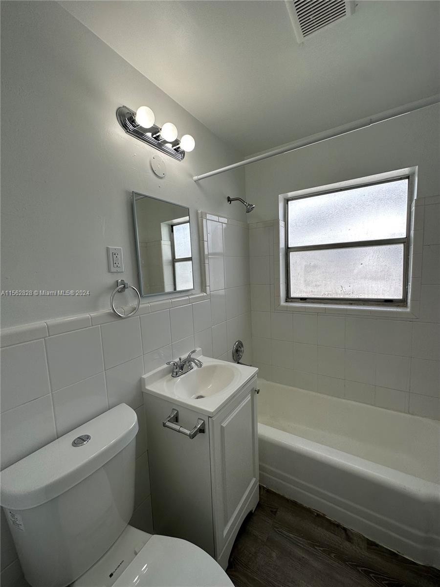 SILVER SHORES UNIT - Residential Lease