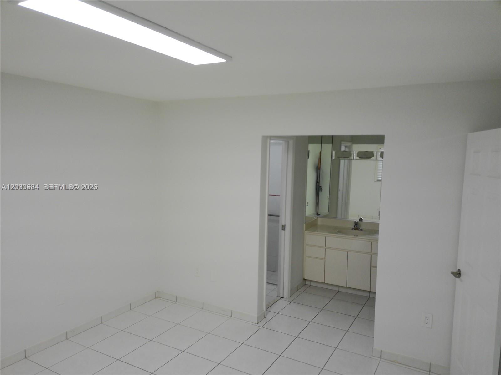 FAIRFIELD MANORS - Residential