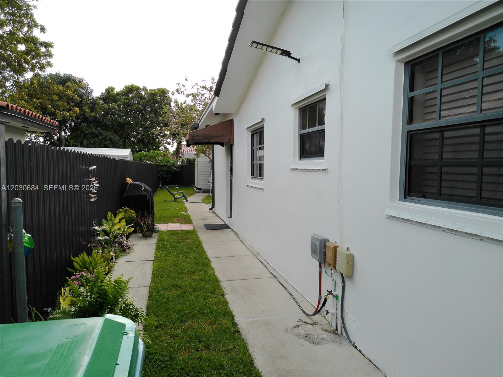 FAIRFIELD MANORS - Residential