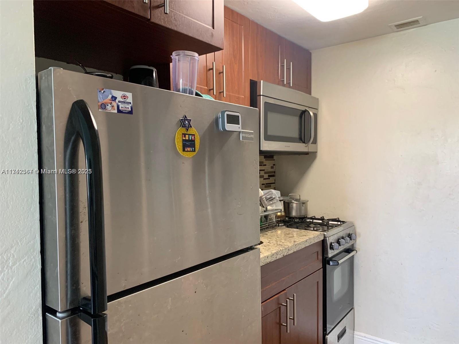 AMD PL OF 2ND OCEAN FRONT - Residential Lease