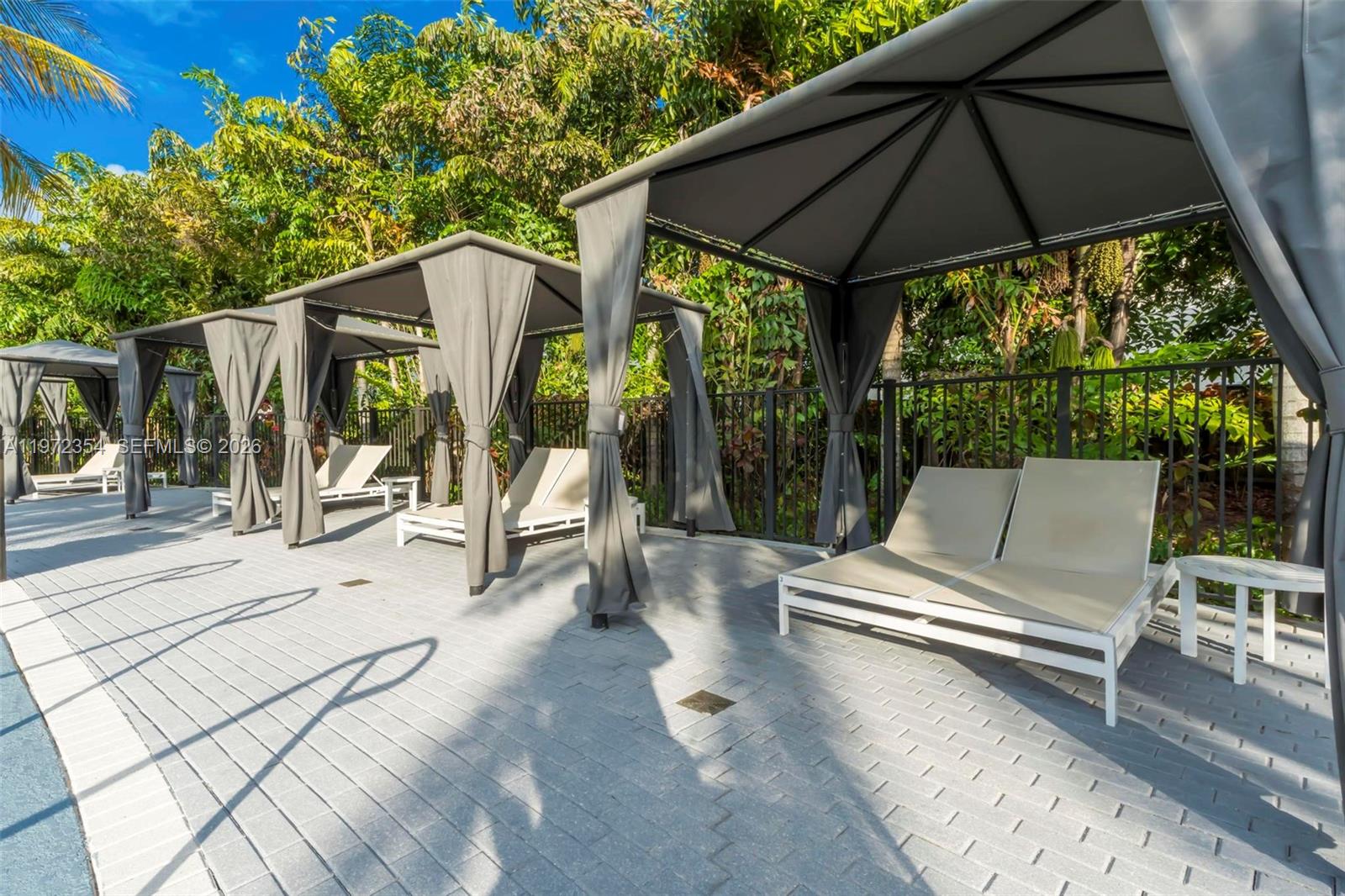 GRAND BAY AT DORAL - Residential