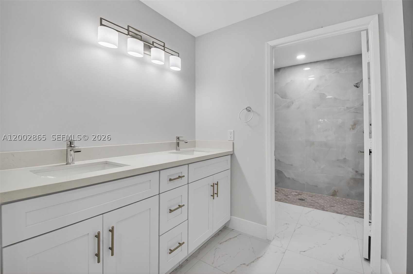 WHISPER WALK - Residential