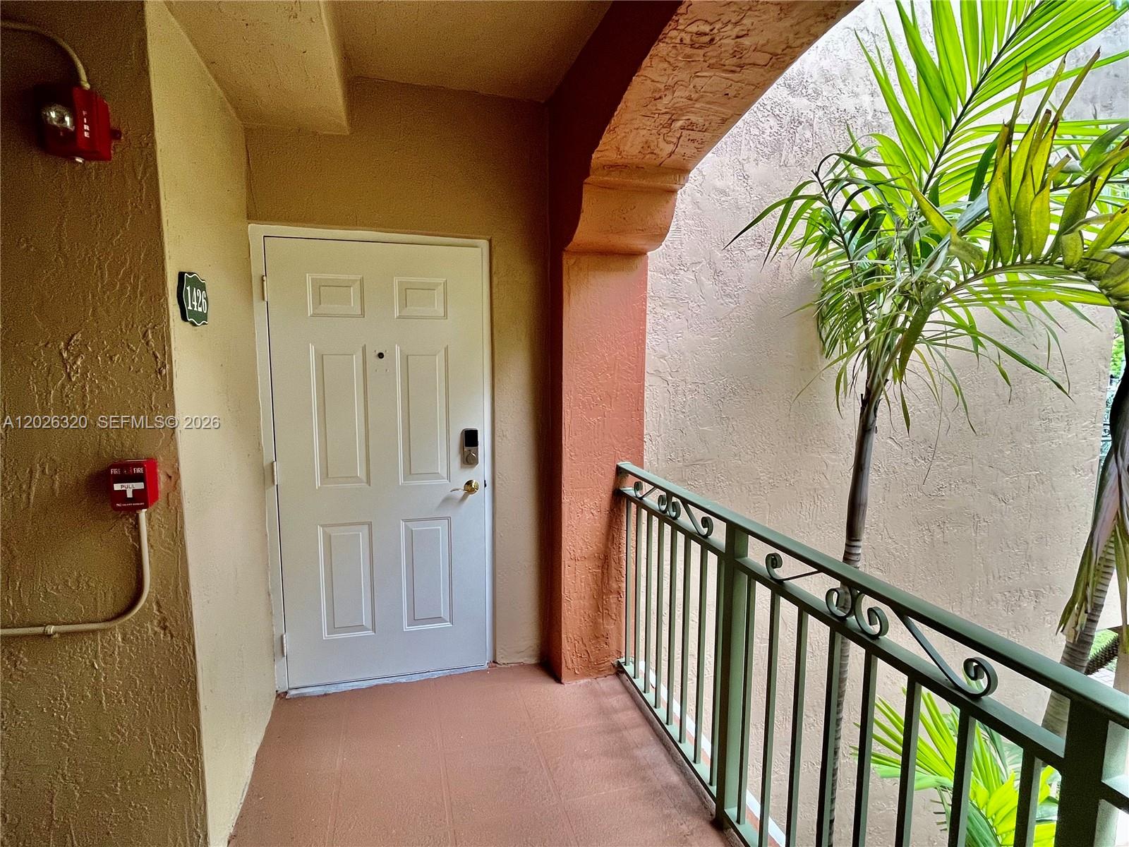 THE COURTS AT DORAL ISLES - Residential