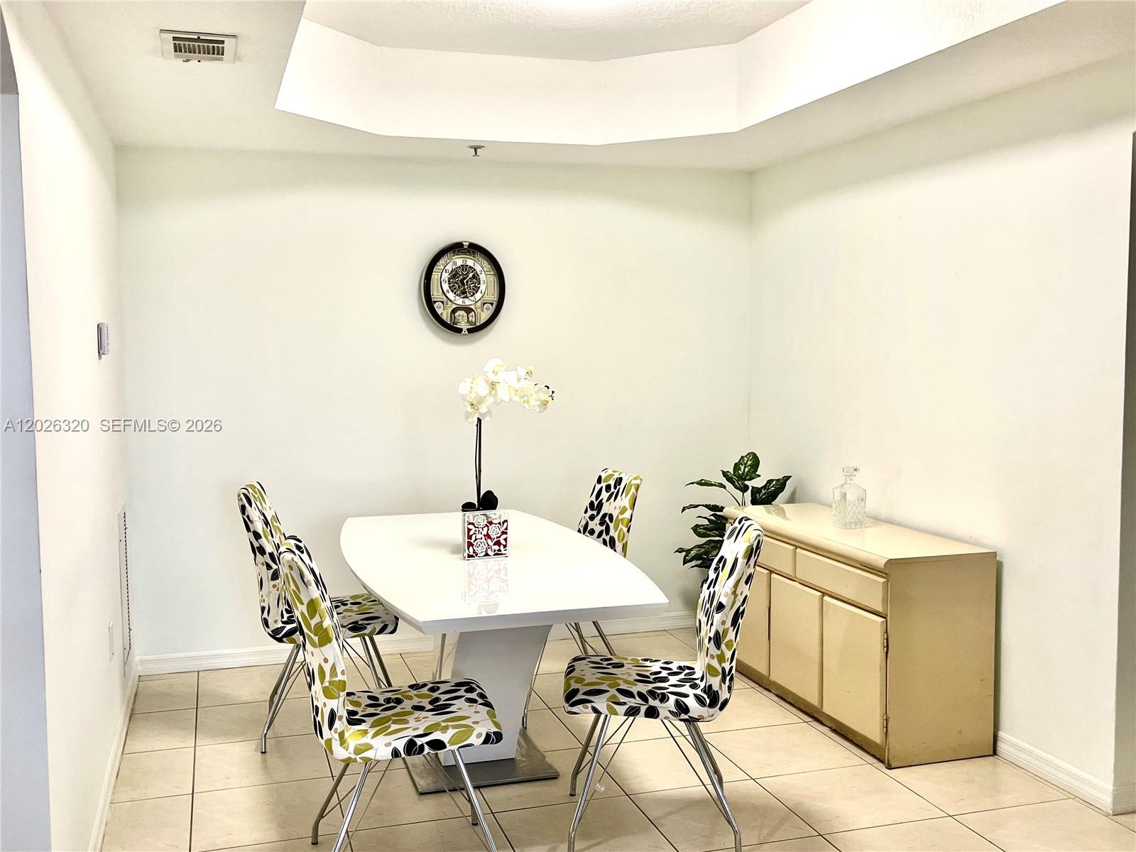 THE COURTS AT DORAL ISLES - Residential
