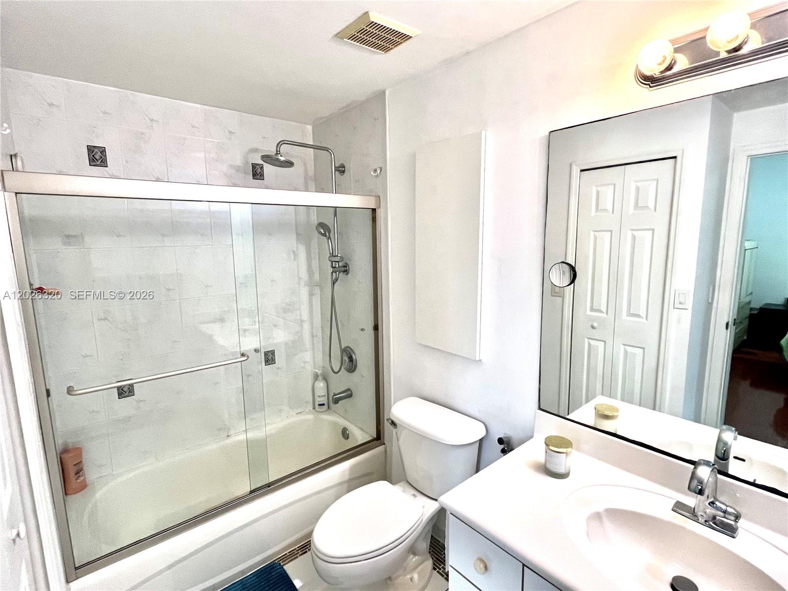 THE COURTS AT DORAL ISLES - Residential