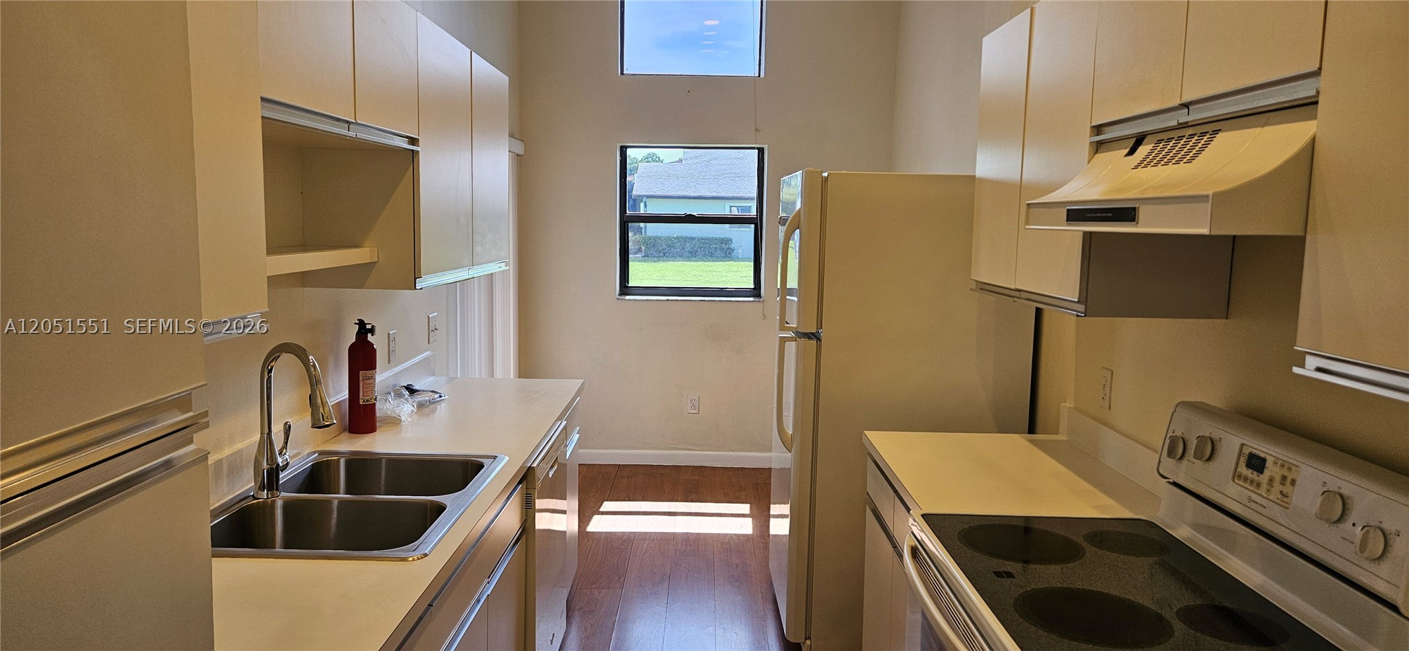 SAVANNAH'S CONDOMINIUM SE - Residential