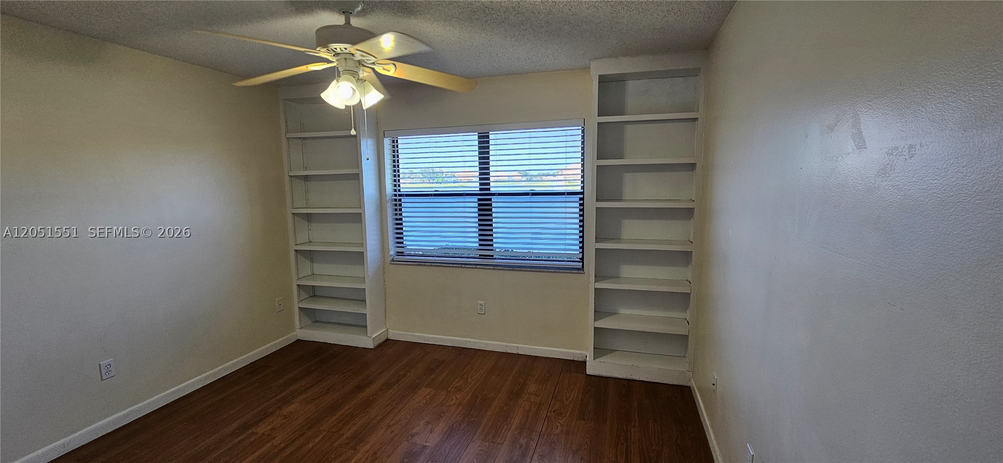 SAVANNAH'S CONDOMINIUM SE - Residential