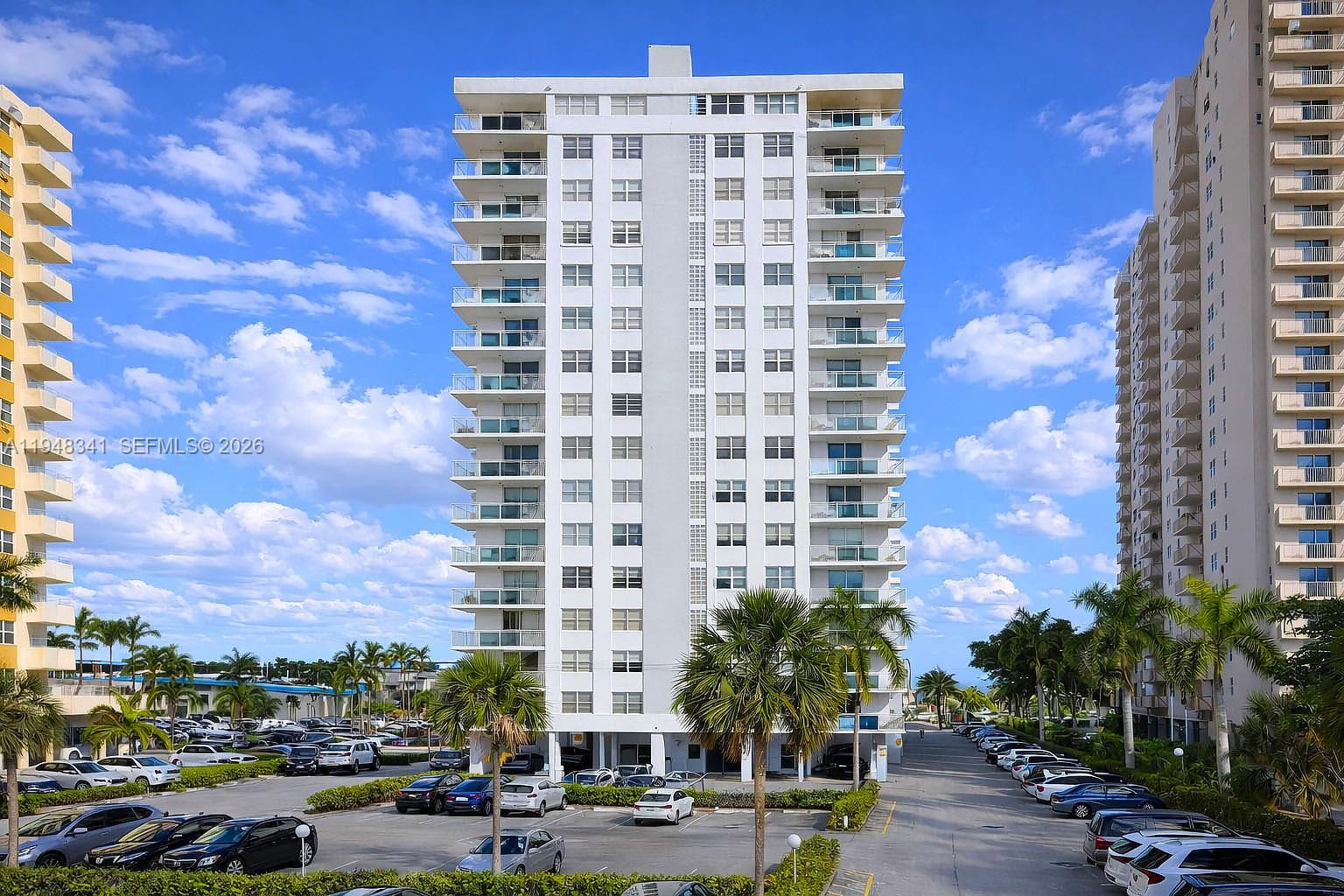 PLAZA TOWERS SOUTH CONDO - Residential
